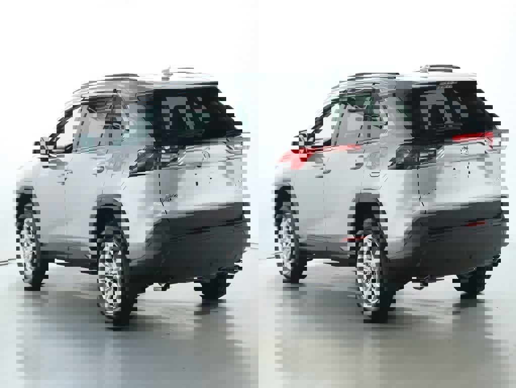 Certified 2020 Toyota RAV4 XLE image 40