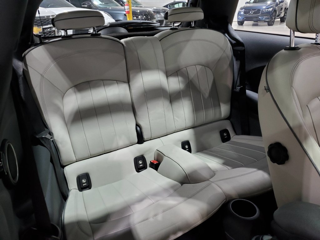 Used 2015 MINI Cooper S FWD image 19