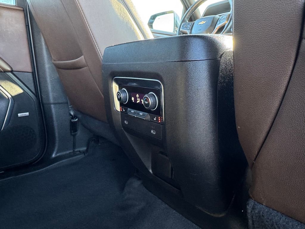 Used 2022 Chevrolet Suburban High Country AWD/4WD image 15
