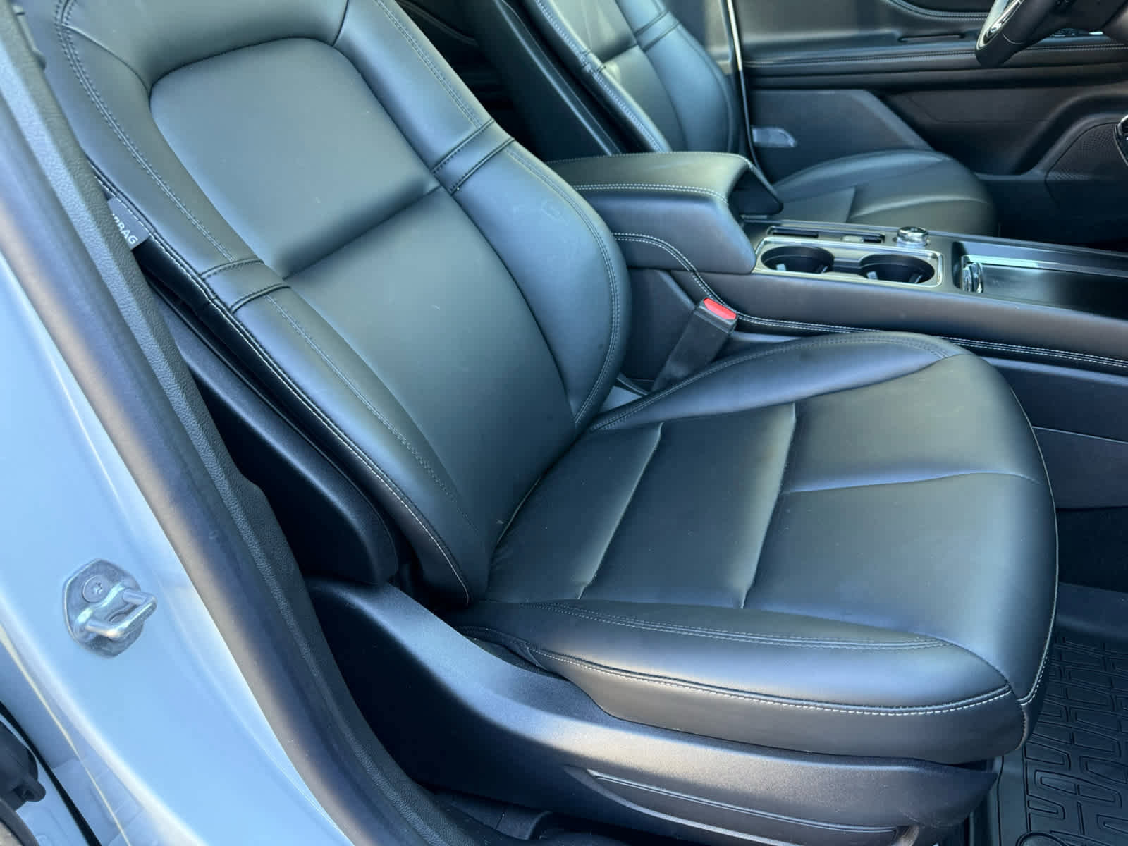 Used 2025 Lincoln Corsair AWD image 9