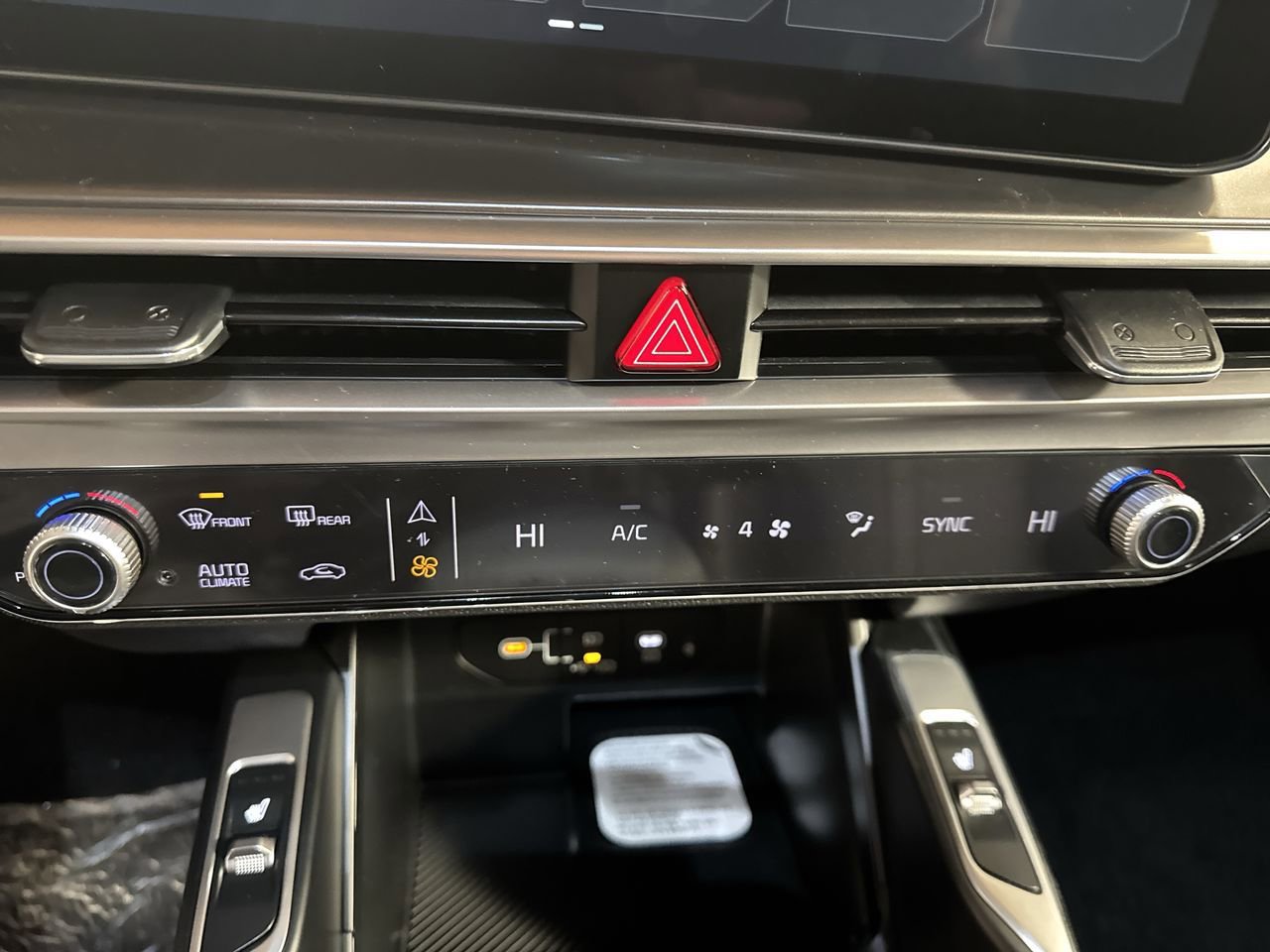 New 2026 Kia Sorento S w/ S Panoramic Sunroof Package image 26