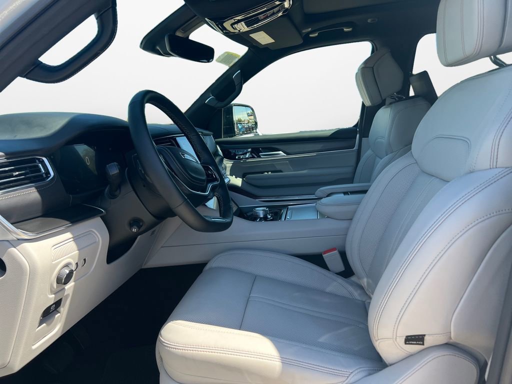 New 2026 Jeep Grand Wagoneer Summit image 19