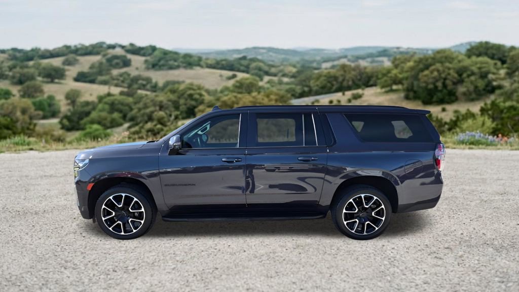 Used 2022 Chevrolet Suburban RST w/ Luxury Package RWD image 5