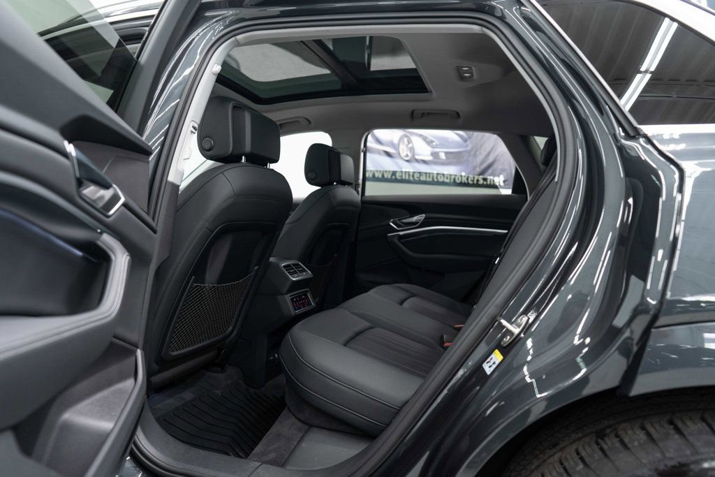 Used 2021 Audi e-tron Premium Plus w/ Premium Plus Package image 35