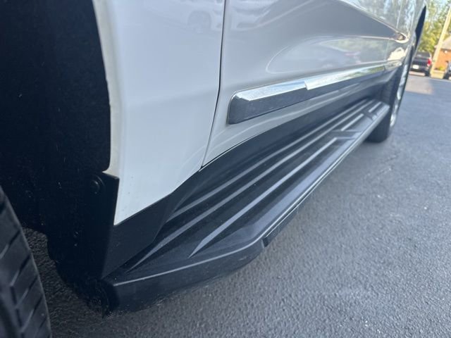 Used 2023 GMC Yukon SLT AWD/4WD image 9