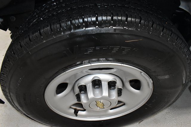Used 2024 Chevrolet Express 2500 w/ Driver Convenience Package image 9