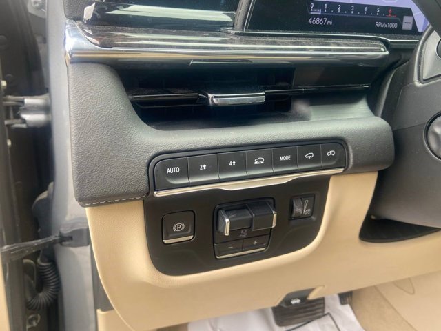Certified 2023 Cadillac Escalade ESV Premium Luxury w/ Performance Package image 19