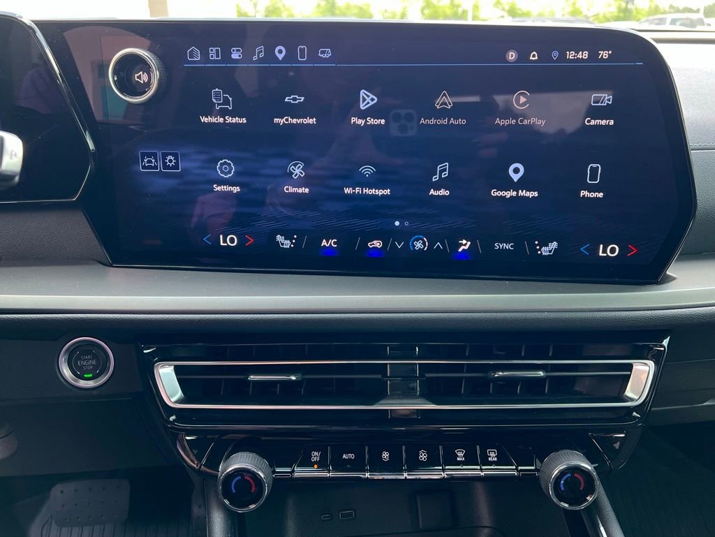 Used 2025 Chevrolet Traverse LT w/ Driver Confidence Package FWD image 16