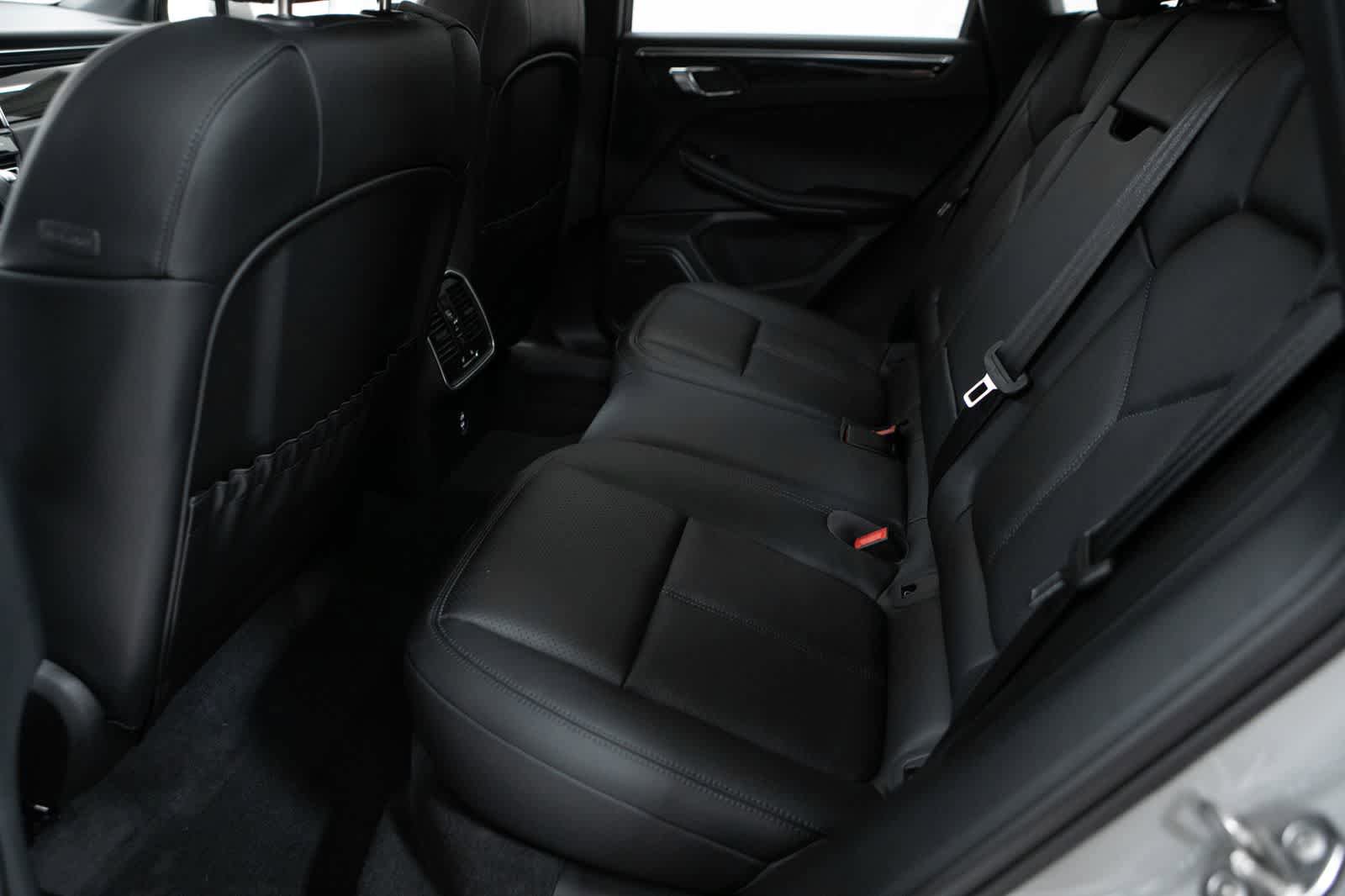 New 2026 Porsche Macan AWD/4WD image 35