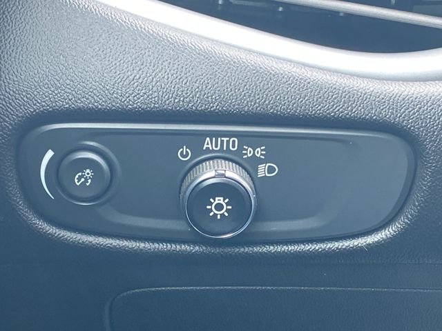 Used 2023 Chevrolet Malibu LT image 34