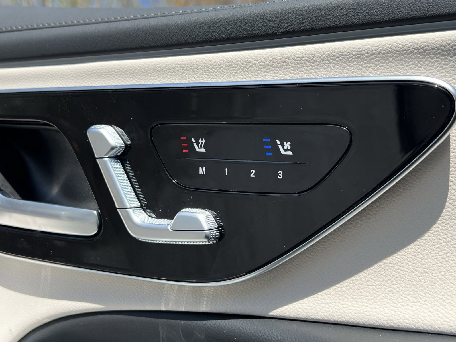 New 2026 Mercedes-Benz E 350 4MATIC Sedan image 33