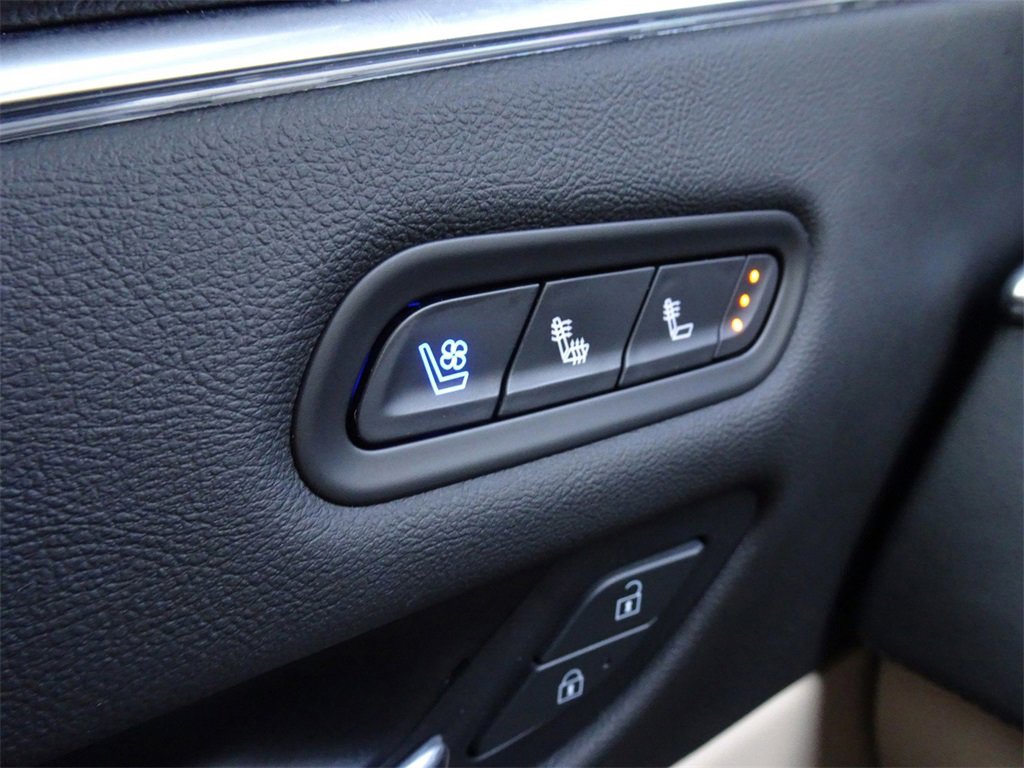 Used 2022 Cadillac Escalade ESV Premium Luxury image 22