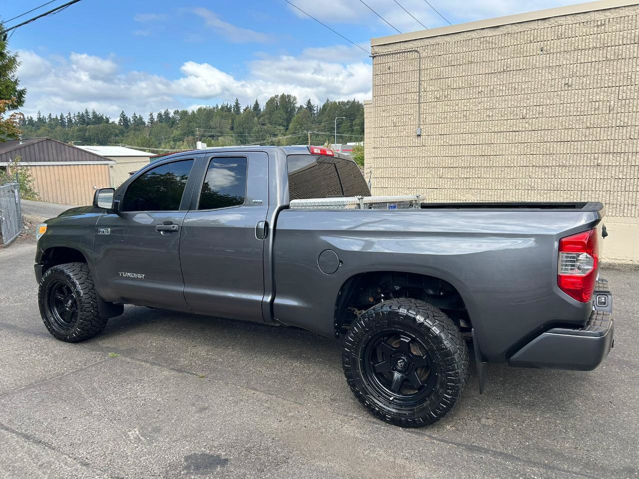 Used 2014 Toyota Tundra SR5 AWD/4WD image 7