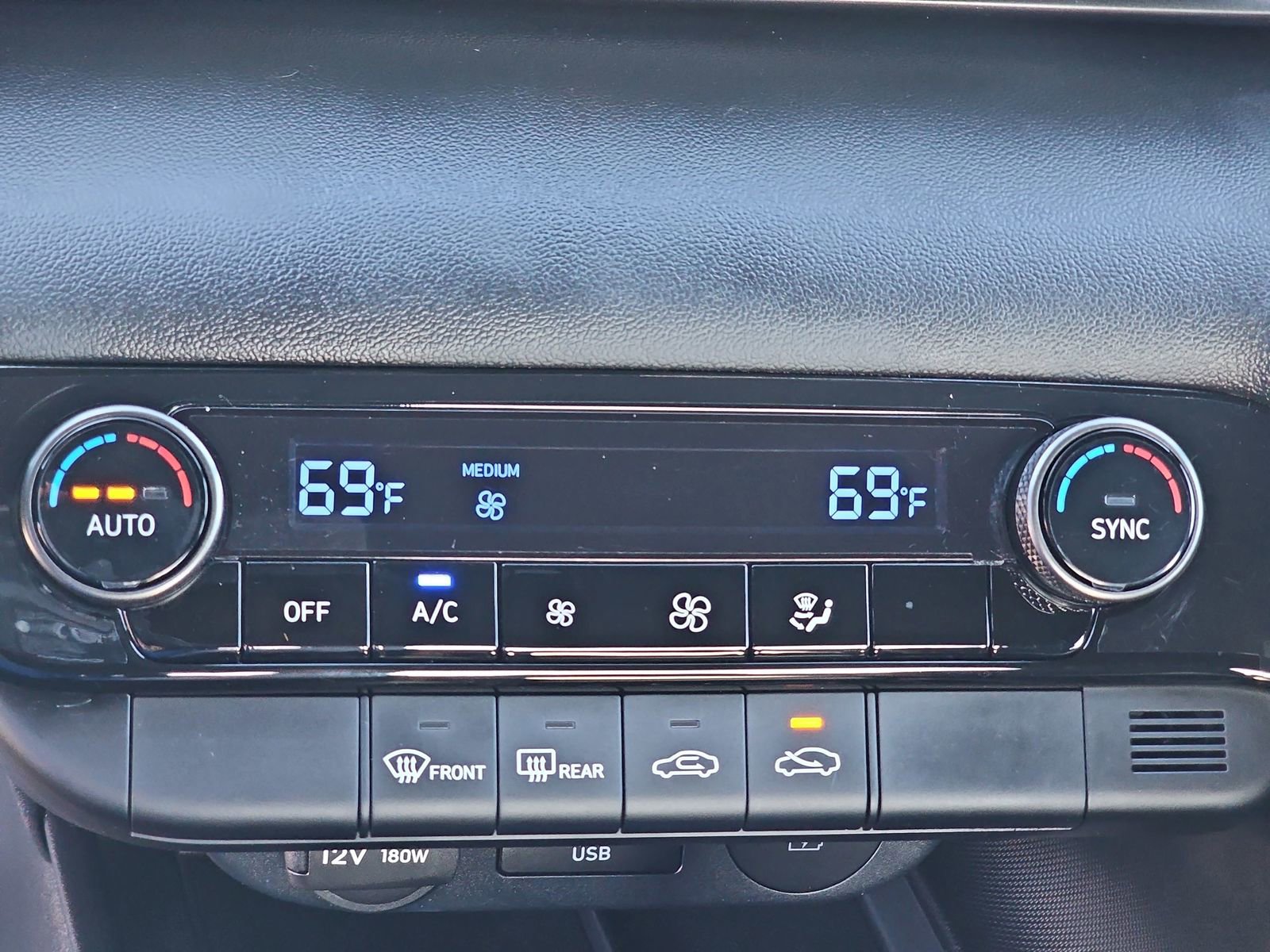 Certified 2025 Hyundai Elantra Sport image 25