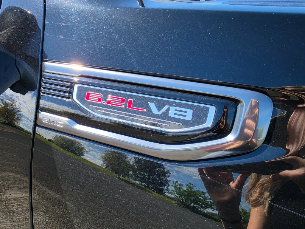 Used 2020 GMC Sierra 1500 AT4 w/ Technology Package AWD/4WD image 4