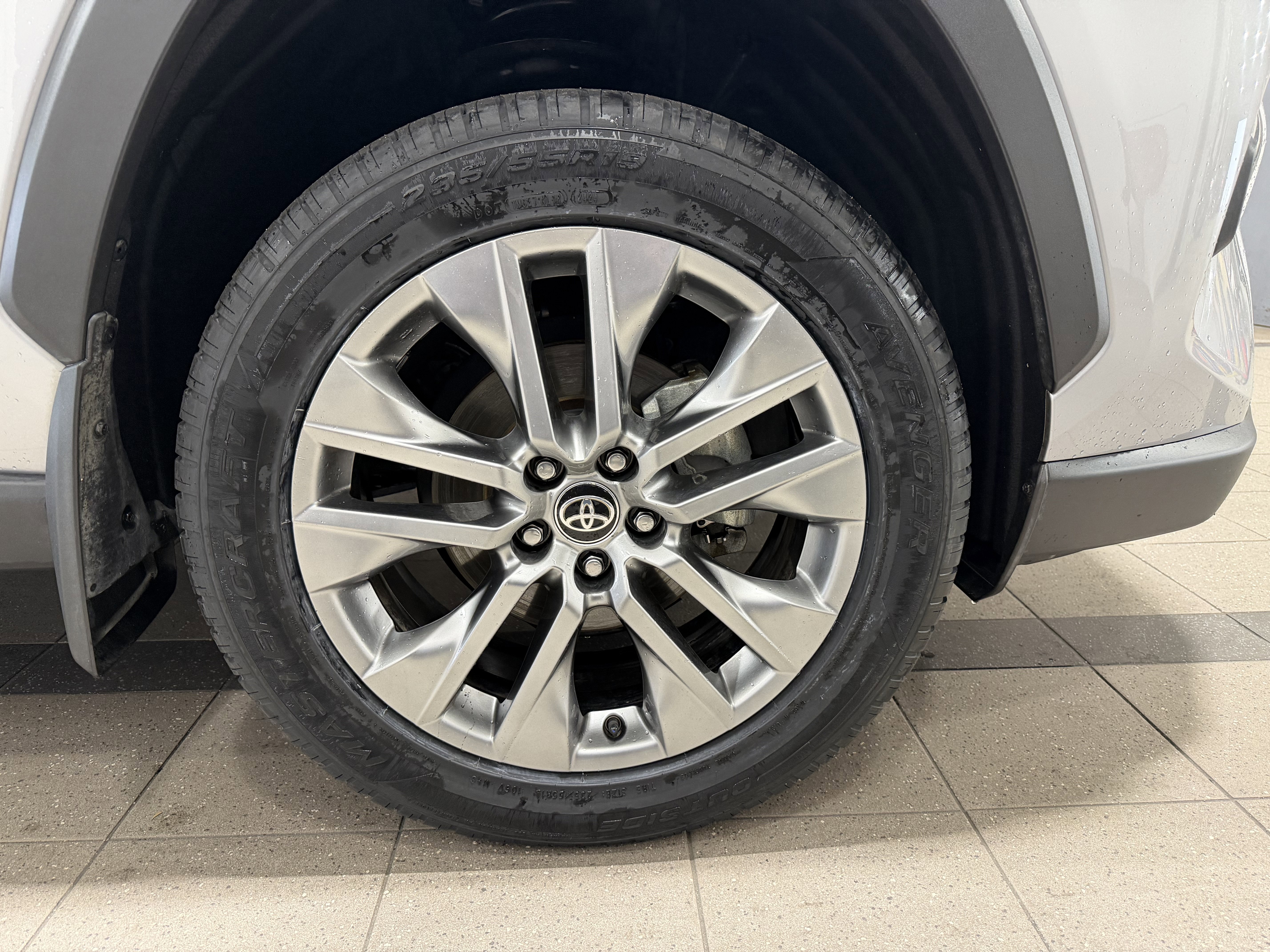 Used 2025 Toyota RAV4 XLE Premium image 2