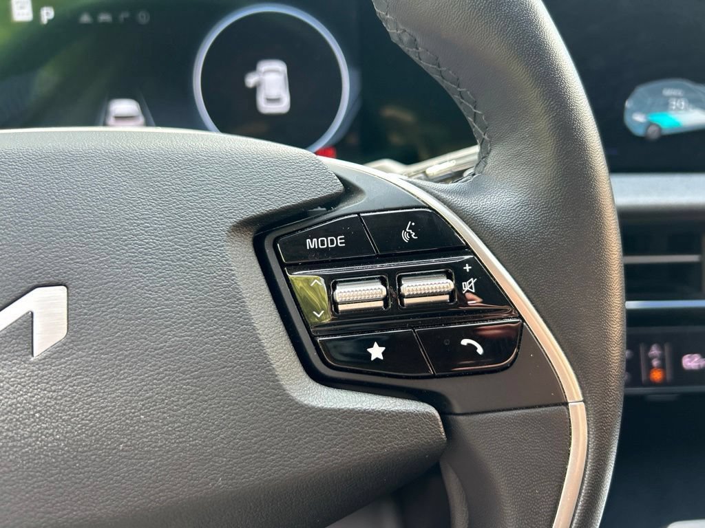 Used 2024 Kia EV6 Light AWD/4WD image 8