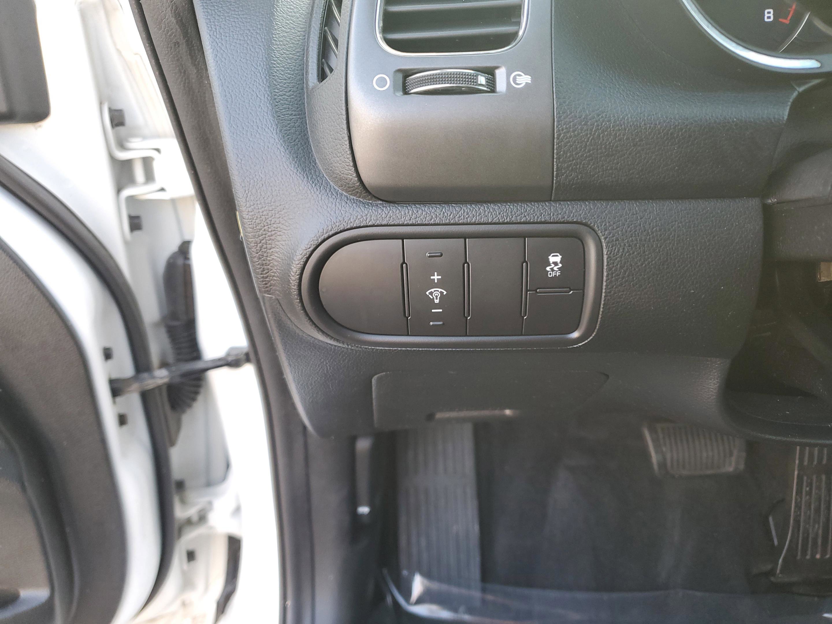 Certified 2018 Kia Forte LX w/ LX Popular Package image 30