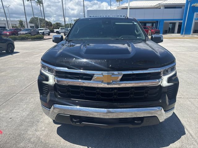 Used 2022 Chevrolet Silverado 1500 LT AWD/4WD image 2