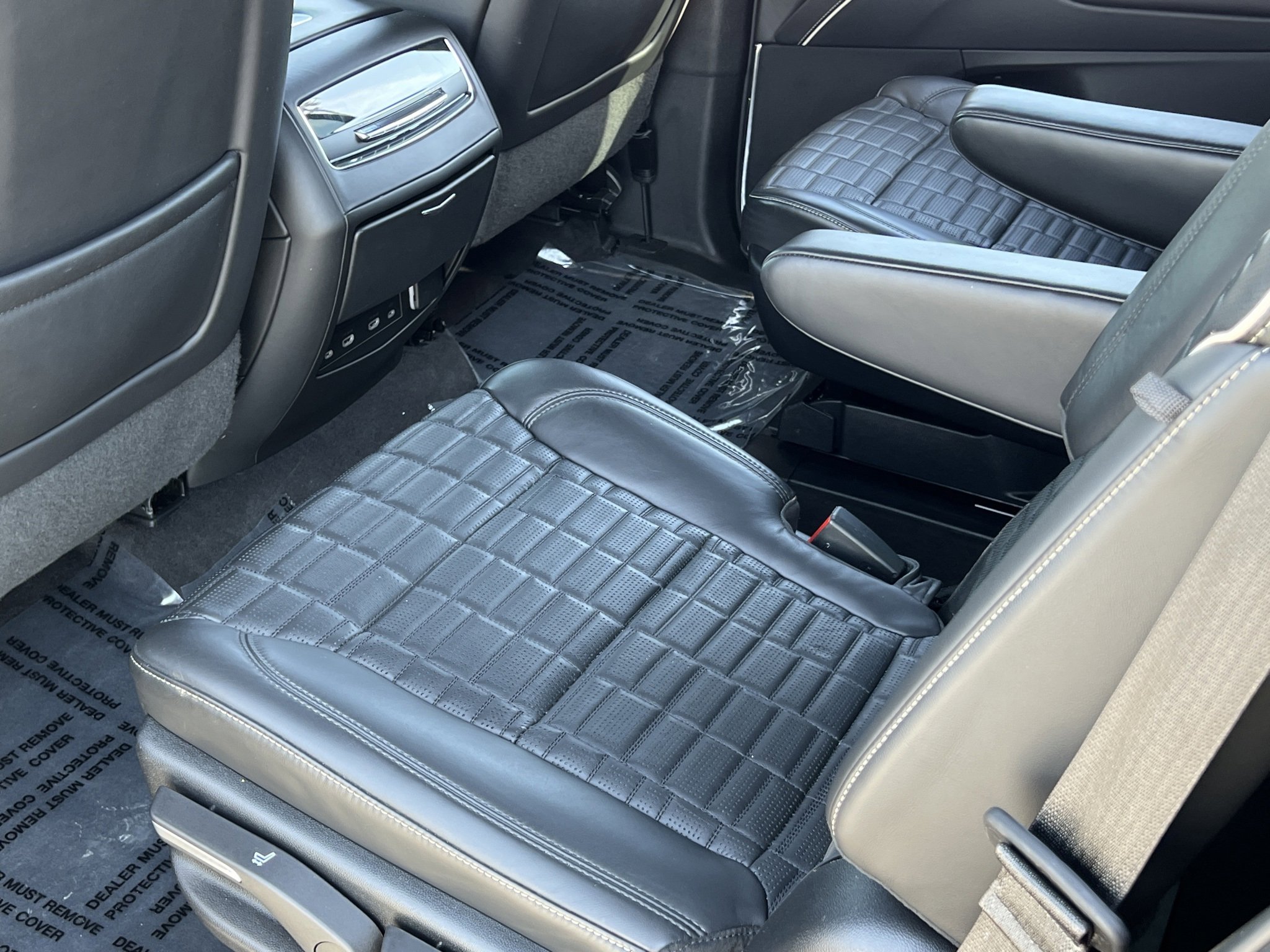 Used 2022 Cadillac Escalade Sport Platinum w/ Heavy-Duty Trailer Package image 23