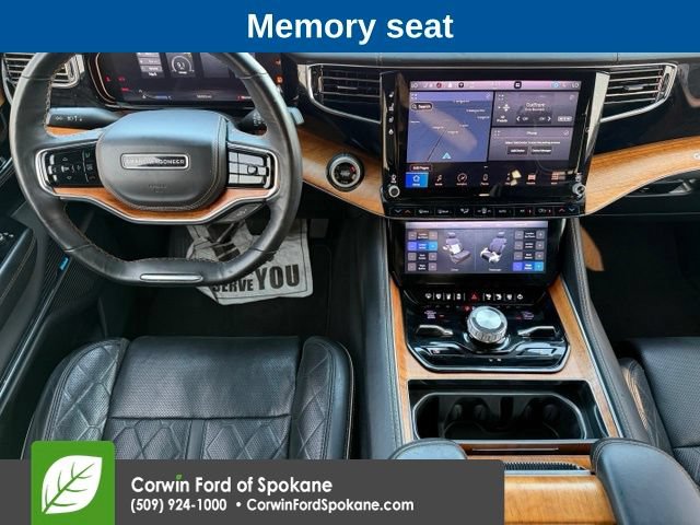 Used 2022 Jeep Grand Wagoneer Series III AWD/4WD image 3