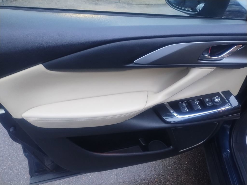 Used 2018 MAZDA CX-9 Touring w/ Touring Premium Package image 10