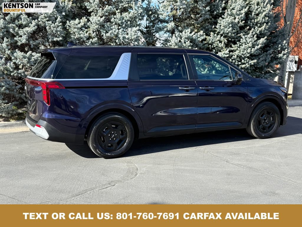 Used 2025 Kia Carnival FWD image 9
