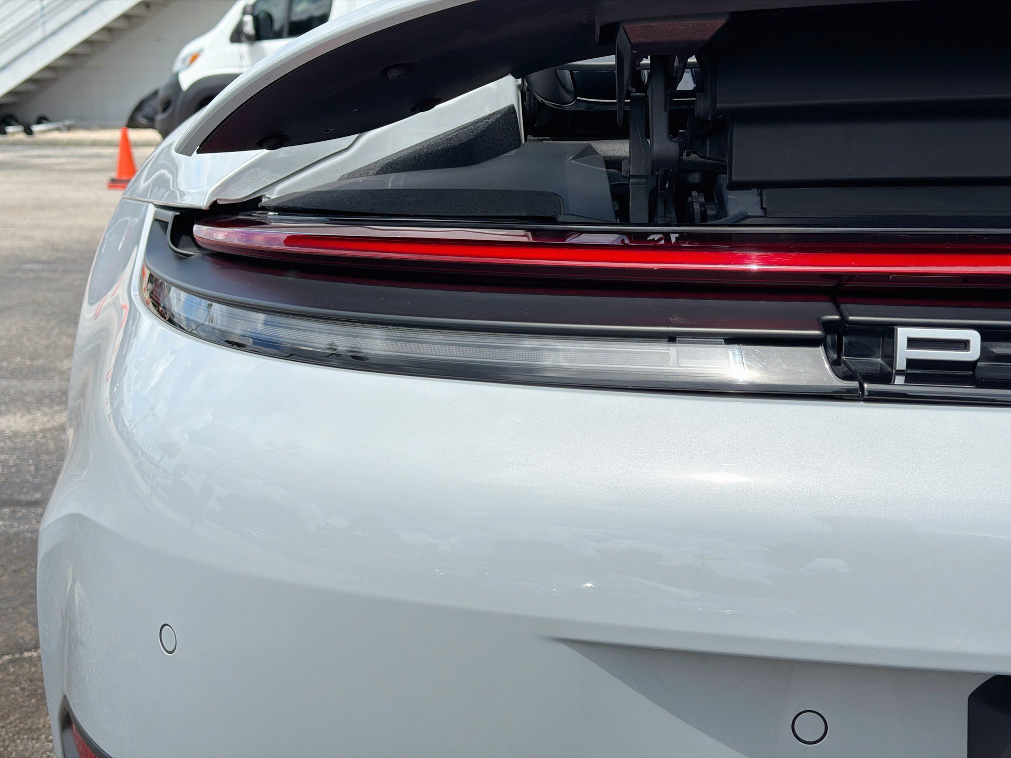 Used 2025 Porsche 911 Carrera RWD image 10