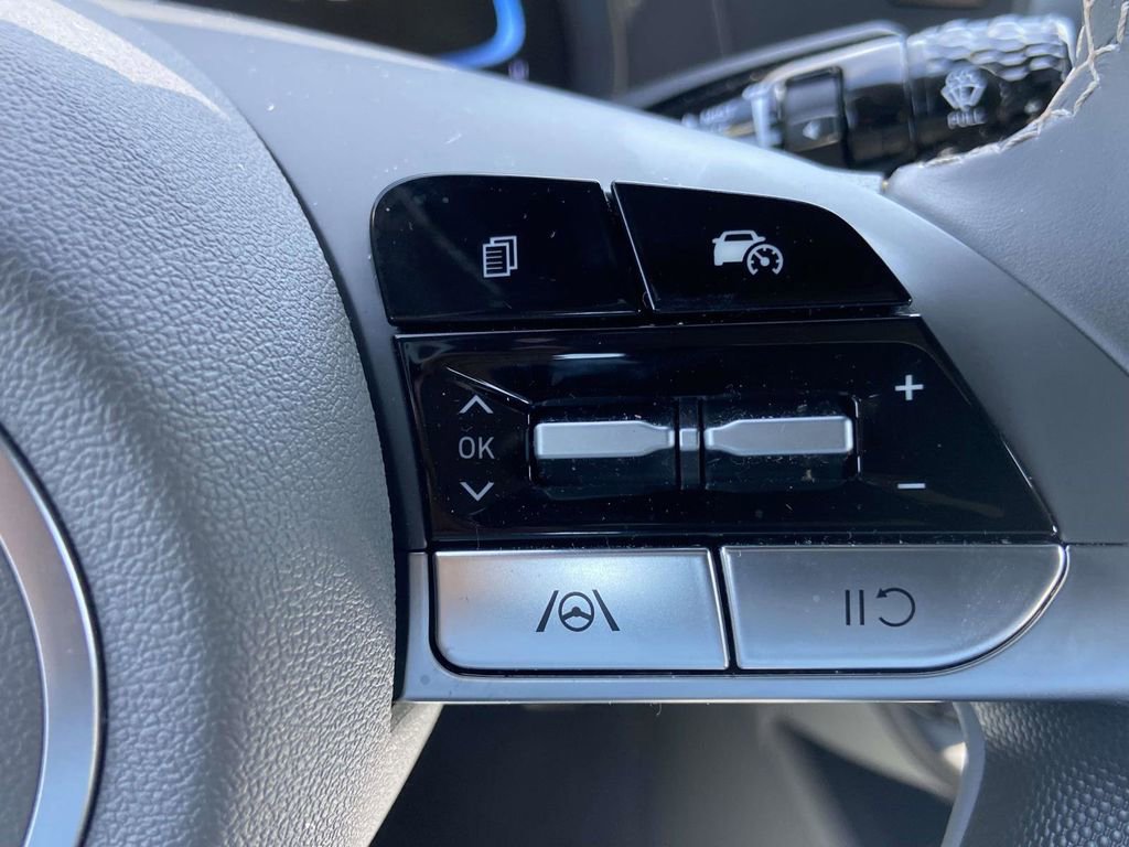 Used 2025 Hyundai Elantra Sport image 27