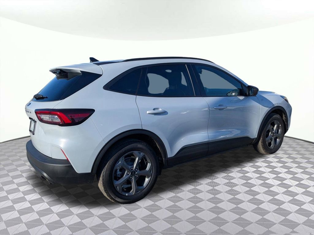 Used 2025 Ford Escape ST-Line image 3