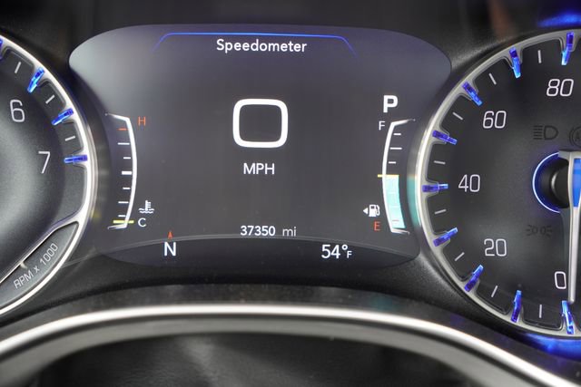 Used 2023 Chrysler Pacifica Limited w/ Uconnect Theater Family Group AWD/4WD image 9