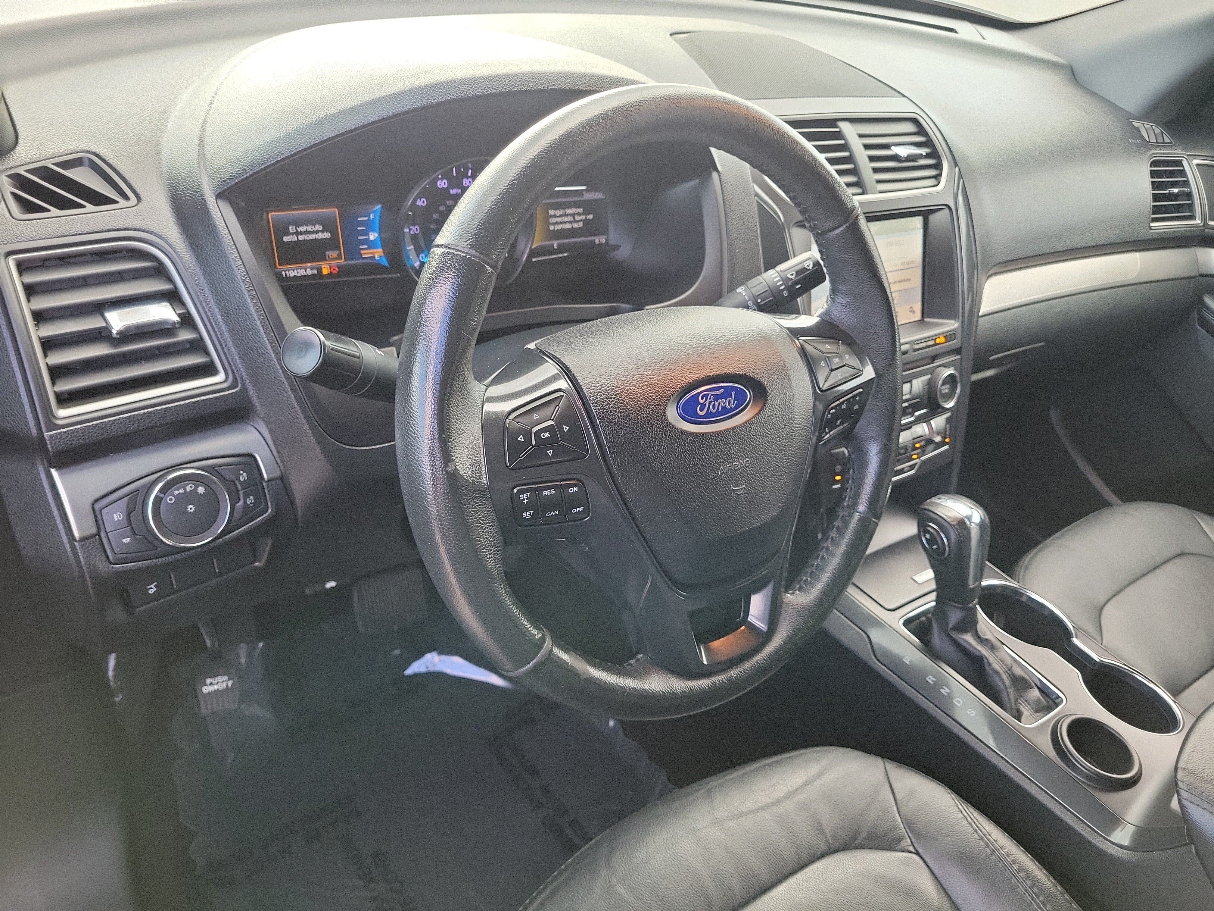 Used 2018 Ford Explorer XLT w/ Equipment Group 202A FWD image 14