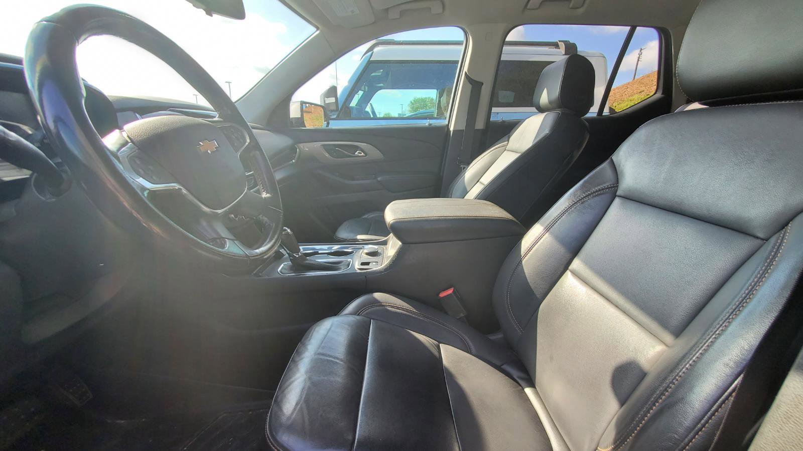 Used 2018 Chevrolet Traverse LT image 3