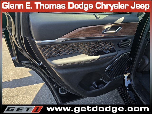 Certified 2023 Jeep Grand Cherokee Summit w/ Advanced Protech Group IV AWD/4WD image 27