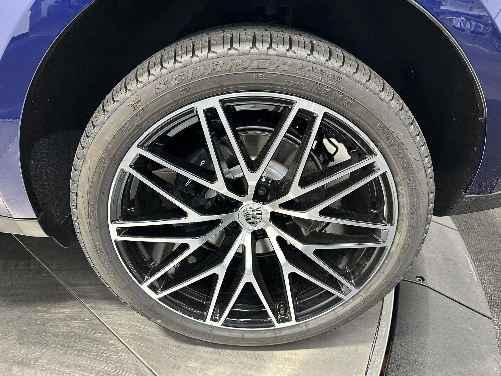 Certified 2026 Porsche Macan Turbo image 12