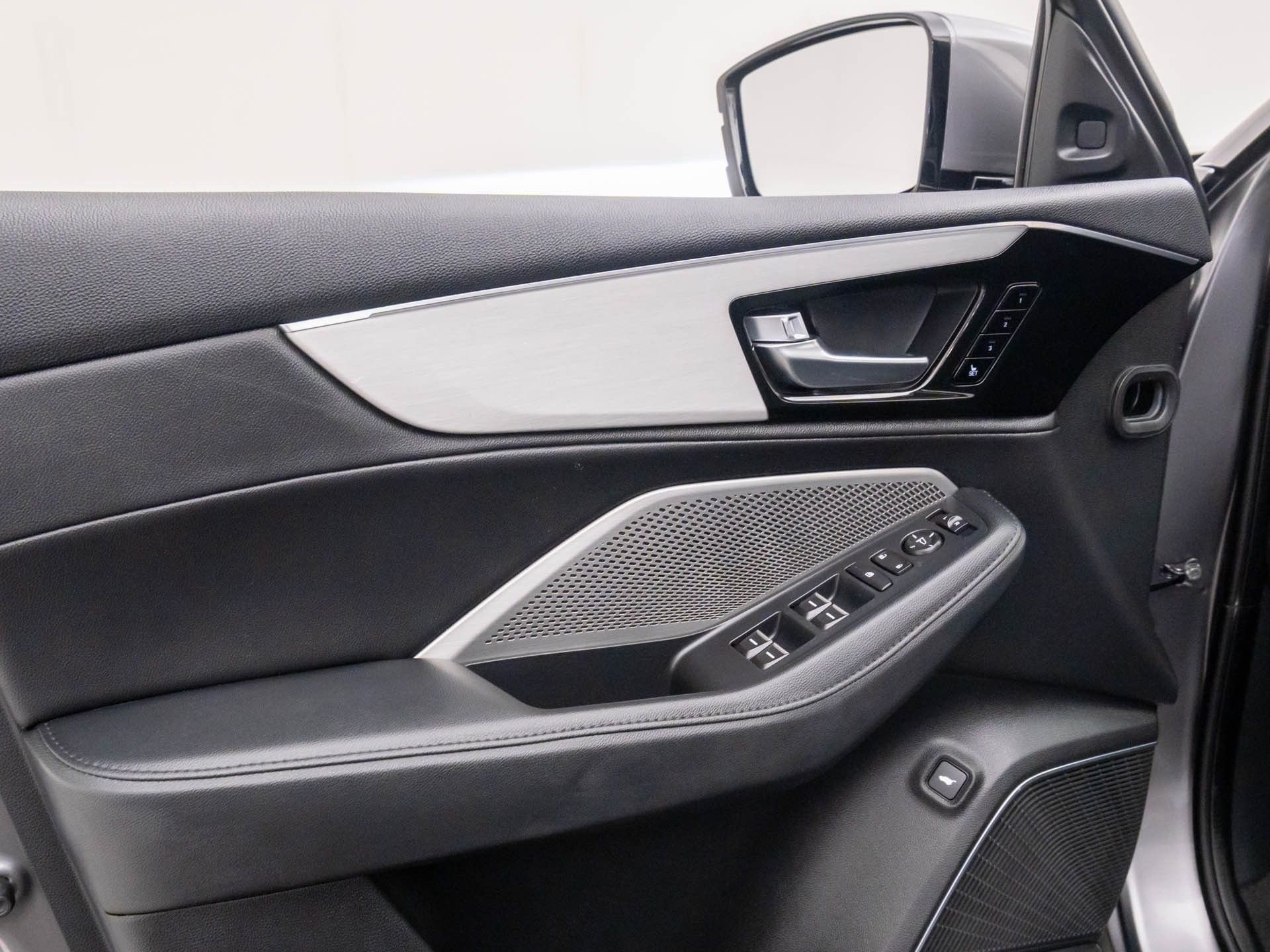 Used 2023 Acura MDX SH-AWD image 14