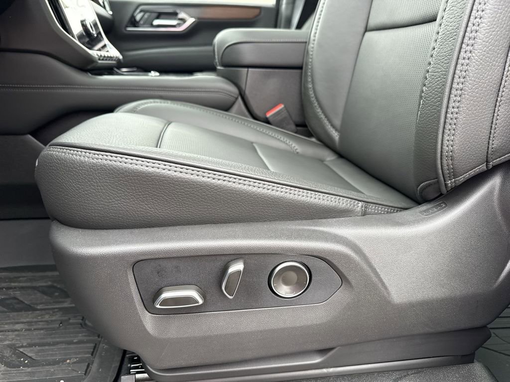 New 2026 GMC Yukon XL Denali w/ Sun & Power Step Package image 14