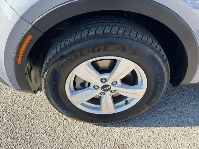 Used 2023 Kia Sorento LX AWD/4WD image 8
