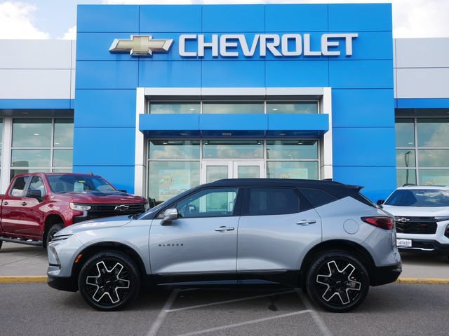 Used 2023 Chevrolet Blazer RS w/ Driver Confidence II Package AWD/4WD image 4