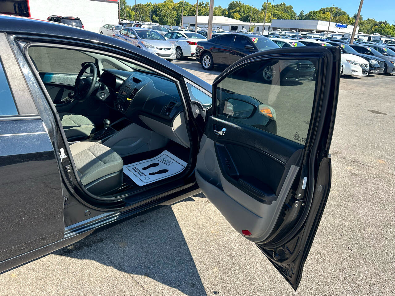 Used 2016 Kia Forte LX image 9