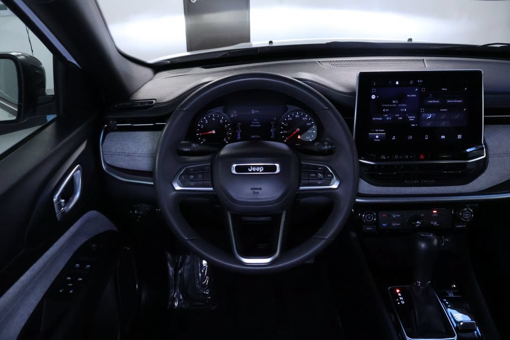 Used 2024 Jeep Compass Latitude AWD/4WD image 19