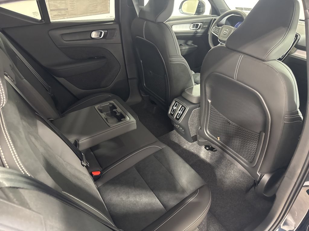 New 2026 Volvo XC40 B5 Ultra w/ Climate Package AWD/4WD image 23