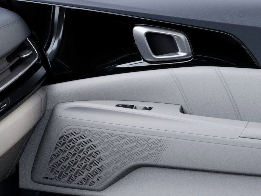 New 2025 Kia Carnival SX Prestige FWD image 26