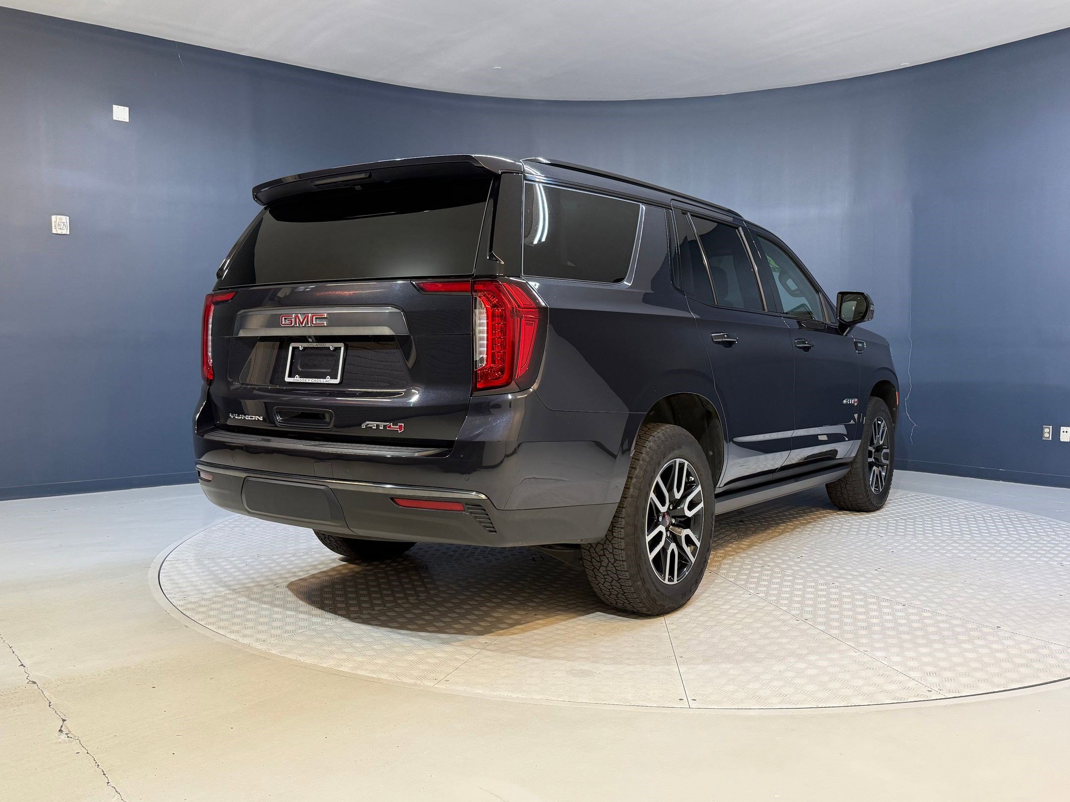Used 2023 GMC Yukon AT4 w/ AT4 Premium Package image 9