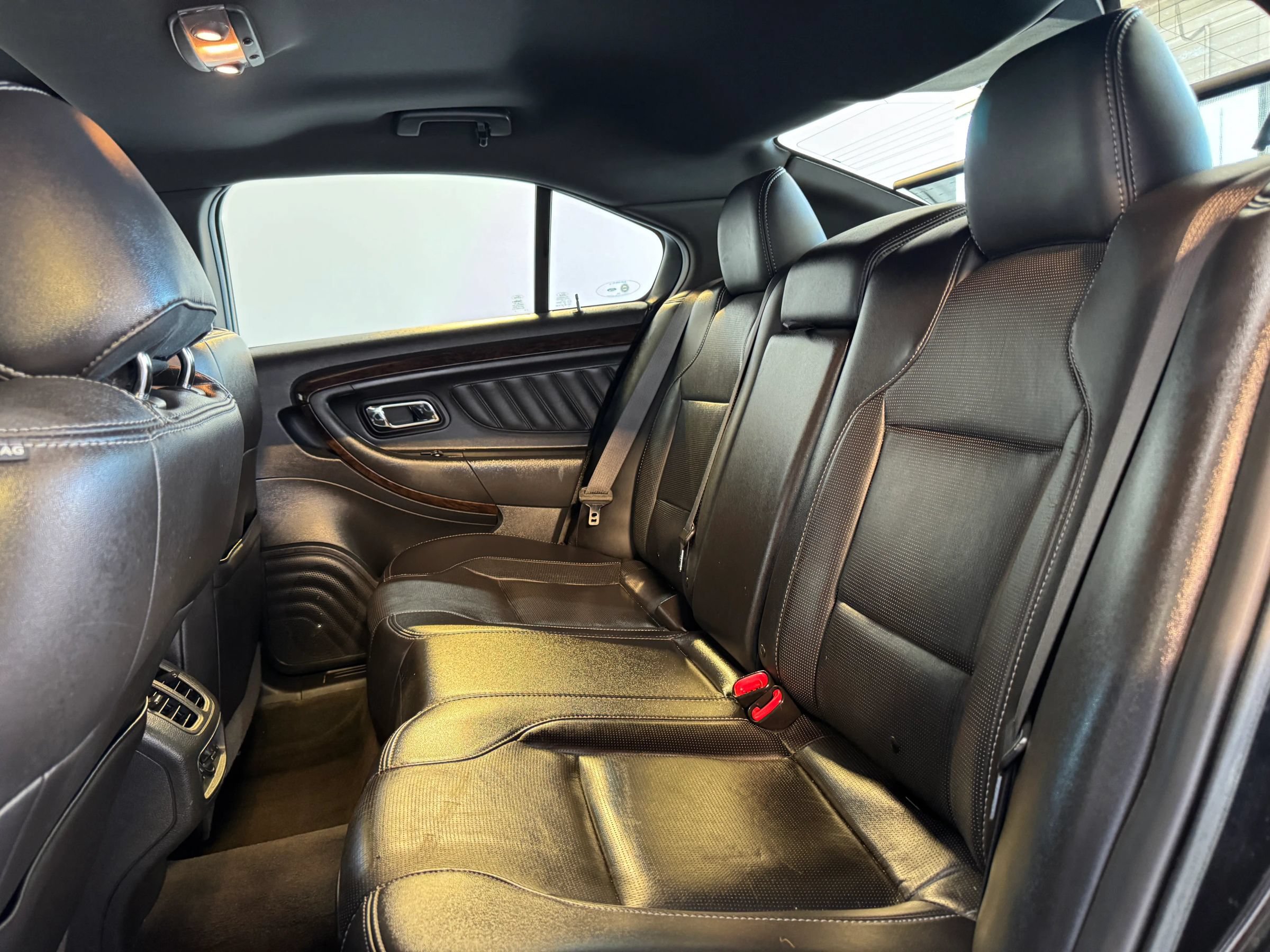 Used 2013 Ford Taurus Limited FWD image 20