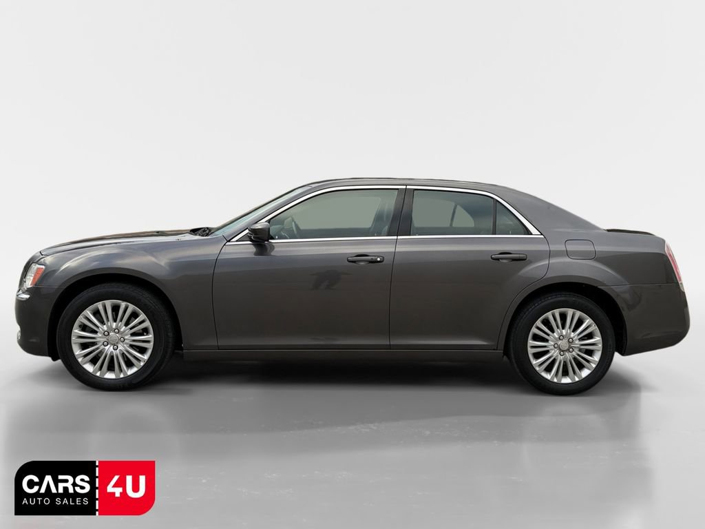 Used 2014 Chrysler 300 AWD w/ Driver Convenience Group image 4