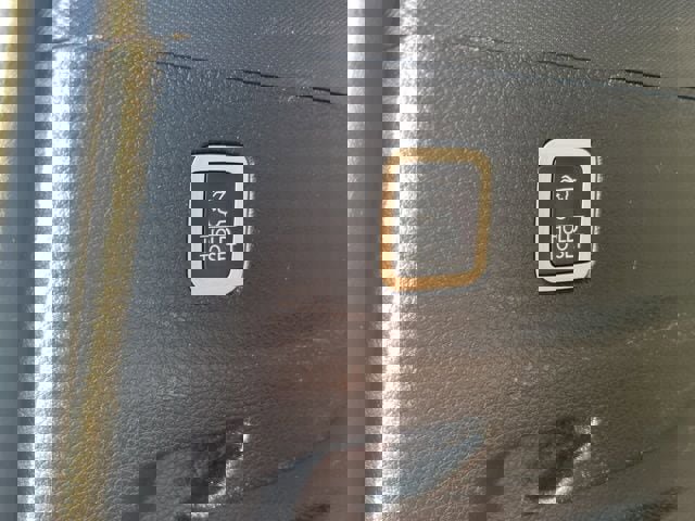 Used 2024 Jeep Wagoneer L Series II w/ Flexible Seating Group AWD/4WD image 12