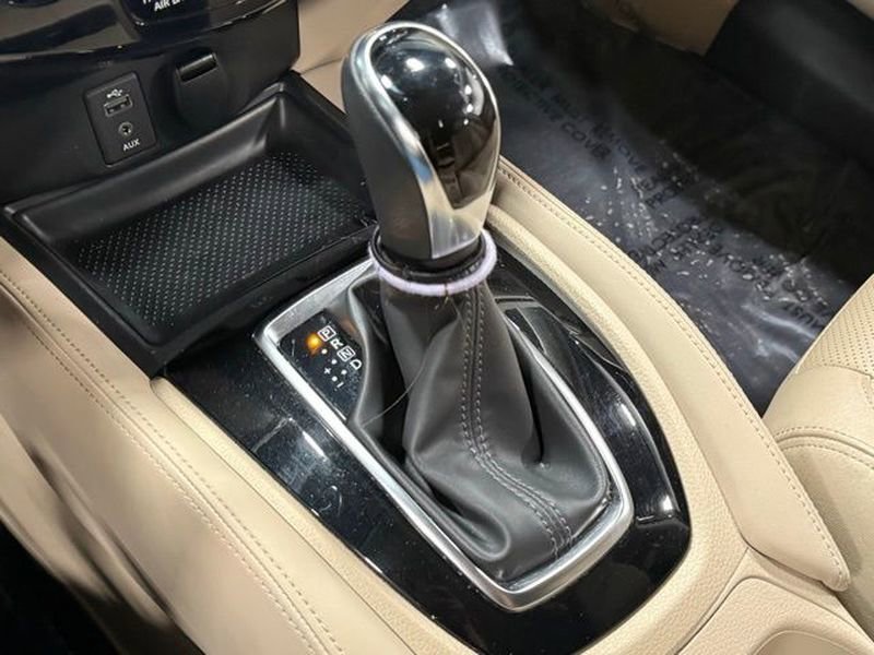 Used 2017 Nissan Rogue SL w/ SL Premium Package image 29