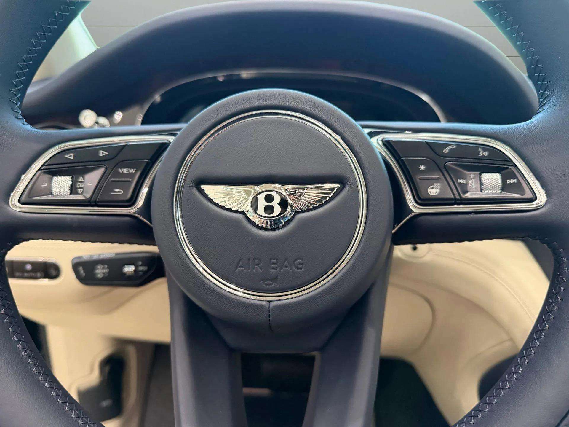 New 2025 Bentley Bentayga image 22