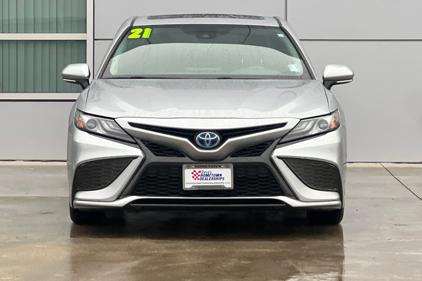 Used 2021 Toyota Camry XSE w/ Navigation Upgrade Package image 6